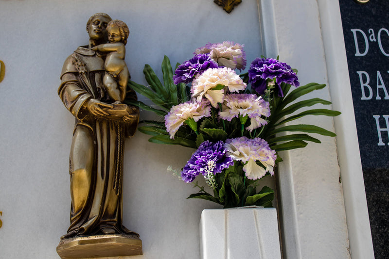 Targhe per lapidi in bronzo: una scelta elegante e duratura Giusep...