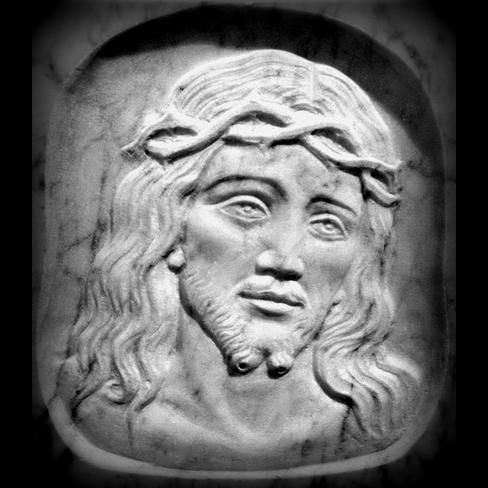 Bajorrelieve rostro de Cristo con corona de espinas - En mármol de Carrara, personalizable ART13